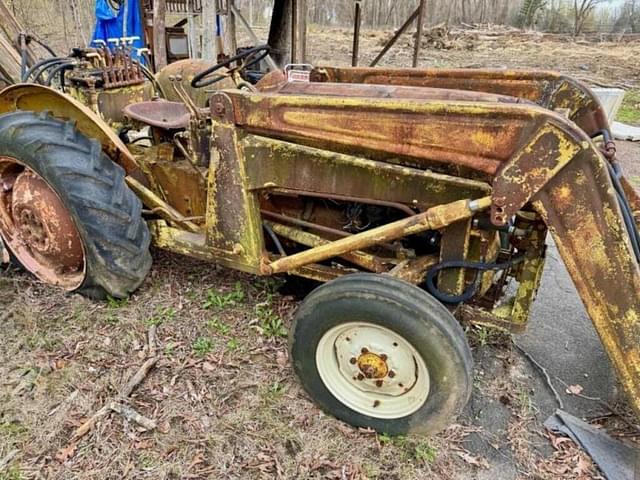 Image of Ford 600 equipment image 2
