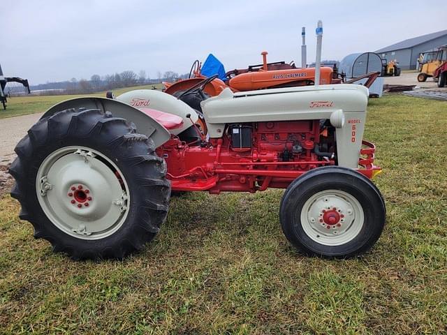 Image of Ford 600 equipment image 2