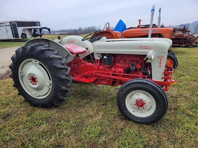 Image of Ford 600 equipment image 1