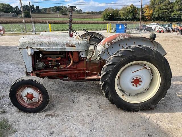 Image of Ford 600 equipment image 1