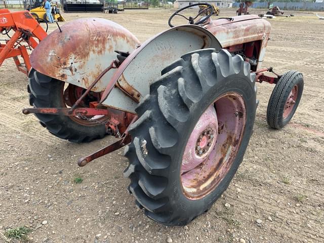 Image of Ford 600 equipment image 4