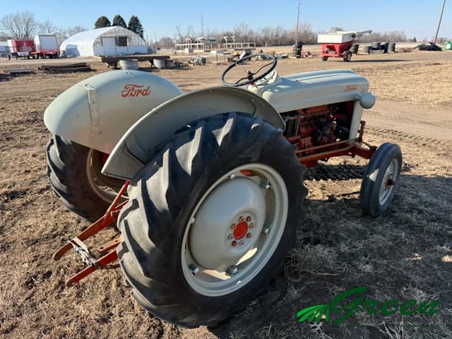 Image of Ford 600 equipment image 4