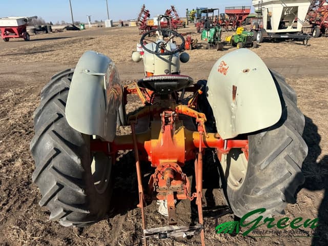 Image of Ford 600 equipment image 3