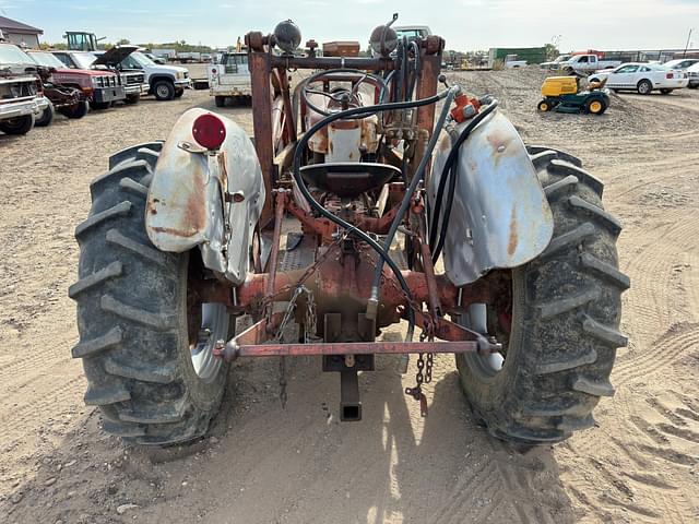 Image of Ford 600 equipment image 3