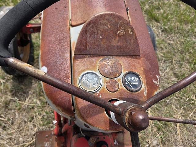 Image of Ford 600 equipment image 3