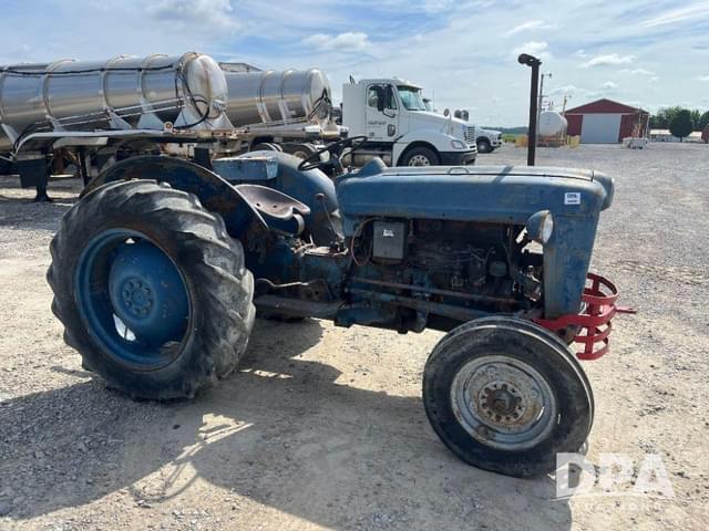 Image of Ford 600 equipment image 1