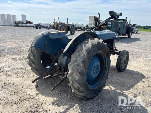 Image of Ford 600 equipment image 4