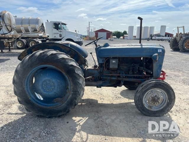 Image of Ford 600 equipment image 2