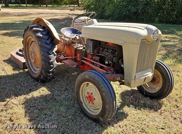 Image of Ford 600 equipment image 2