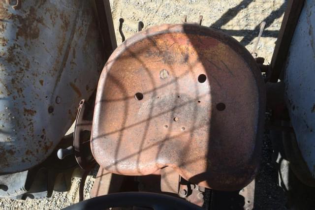 Image of Ford 600 equipment image 4