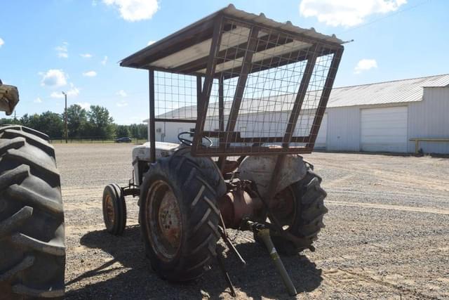 Image of Ford 600 equipment image 1