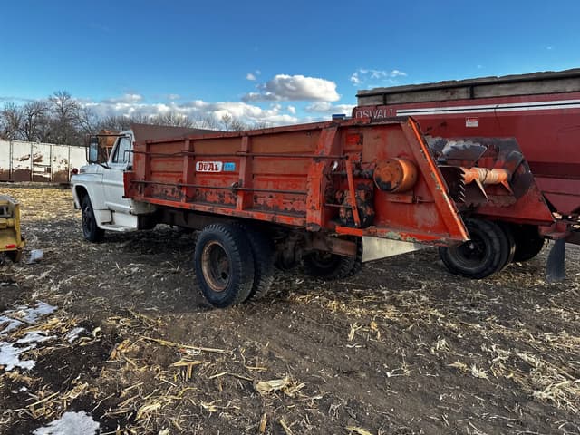 Image of Ford F-600 equipment image 2