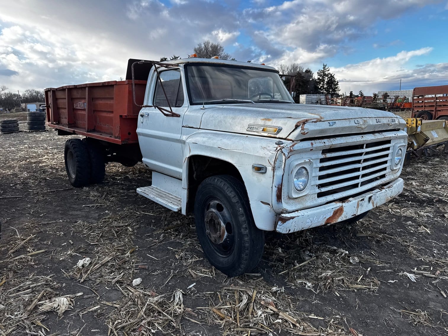 Ford F-600 Equipment Image0