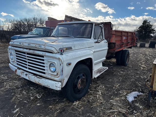 Image of Ford F-600 equipment image 3