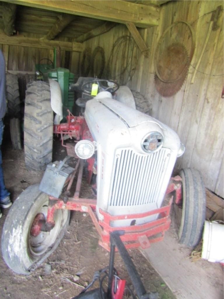 Ford 600 Equipment Image0