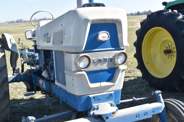 Image of Ford 6000 equipment image 3