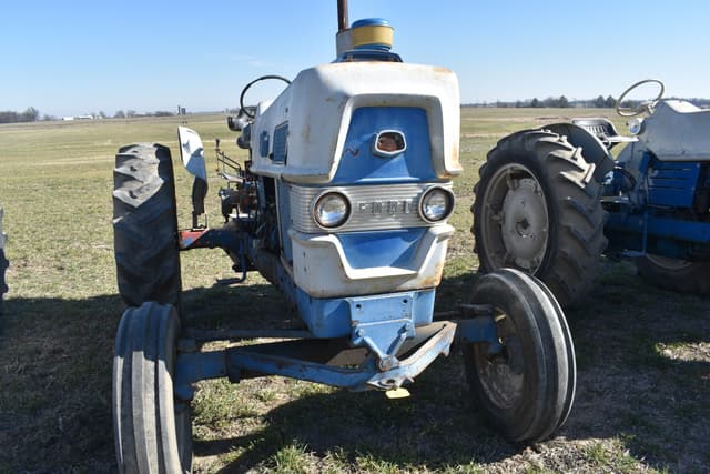 Image of Ford 6000 equipment image 3