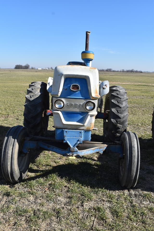 Image of Ford 6000 equipment image 1