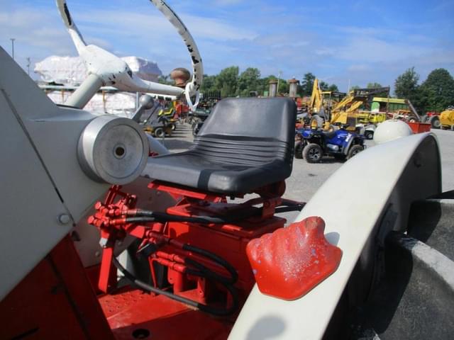 Image of Ford 6000 equipment image 4