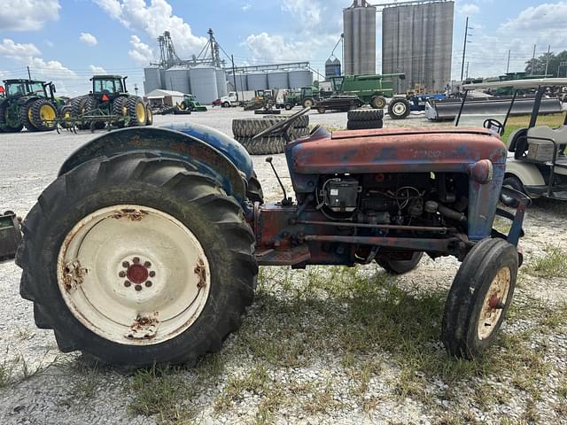 Image of Ford 601 equipment image 3