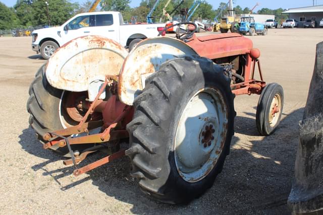 Image of Ford 601 equipment image 3
