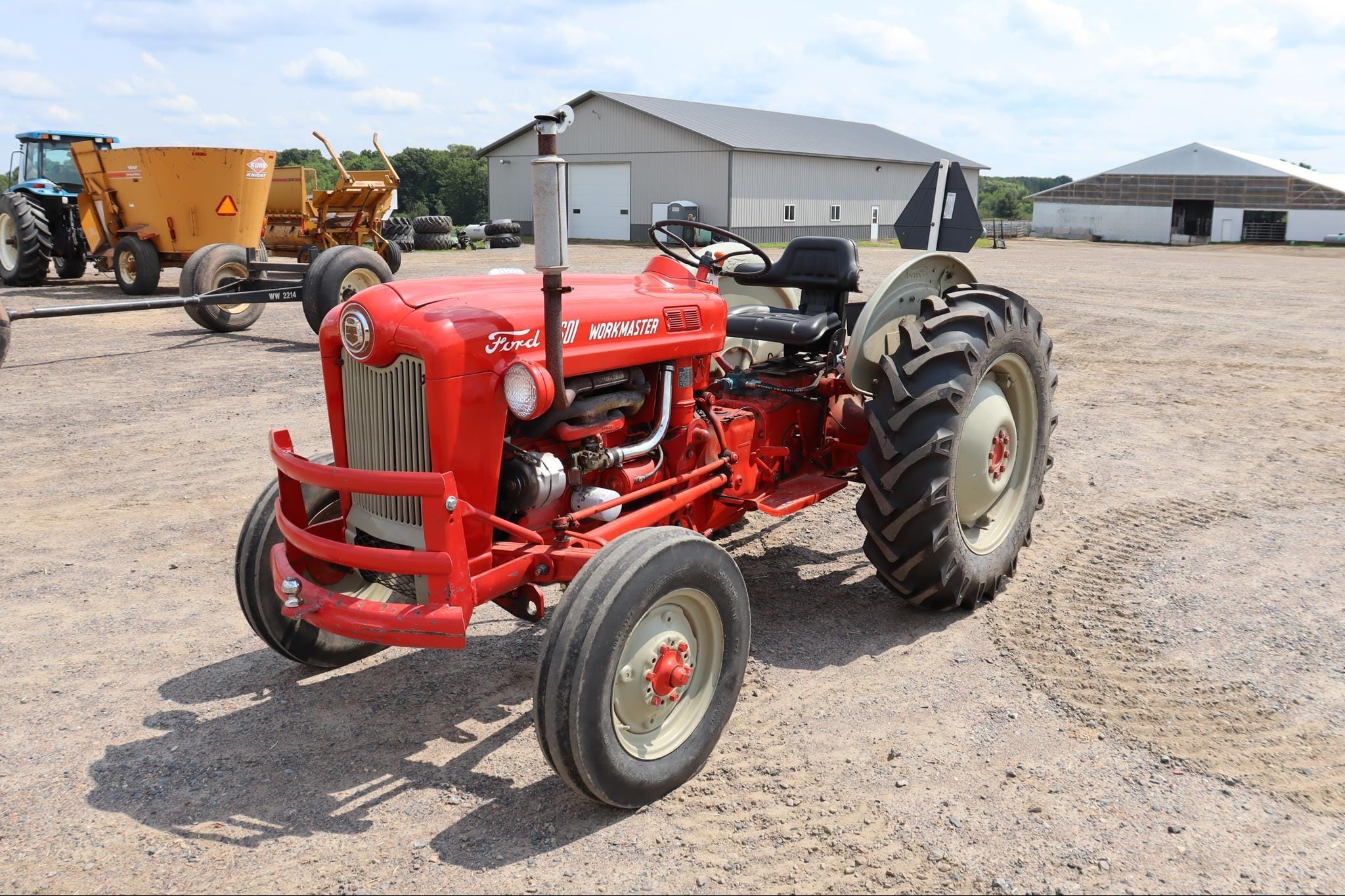 Ford 601 Equipment Image0