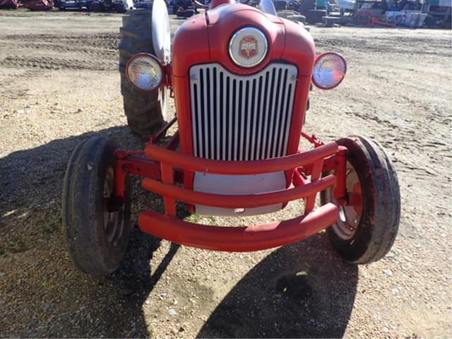 Image of Ford 601 equipment image 2