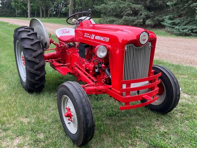 Image of Ford 601 equipment image 2