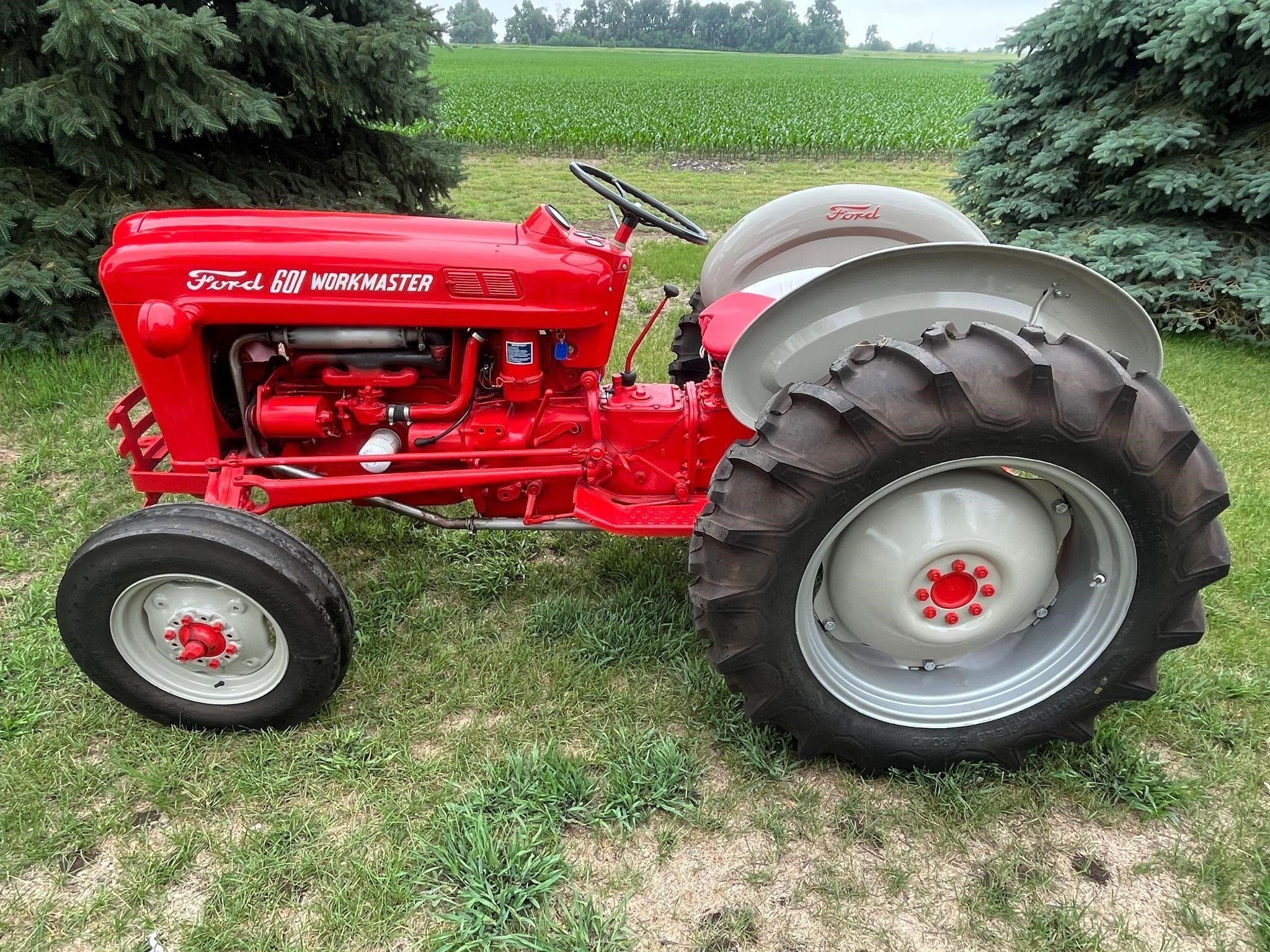 Ford 601 Equipment Image0