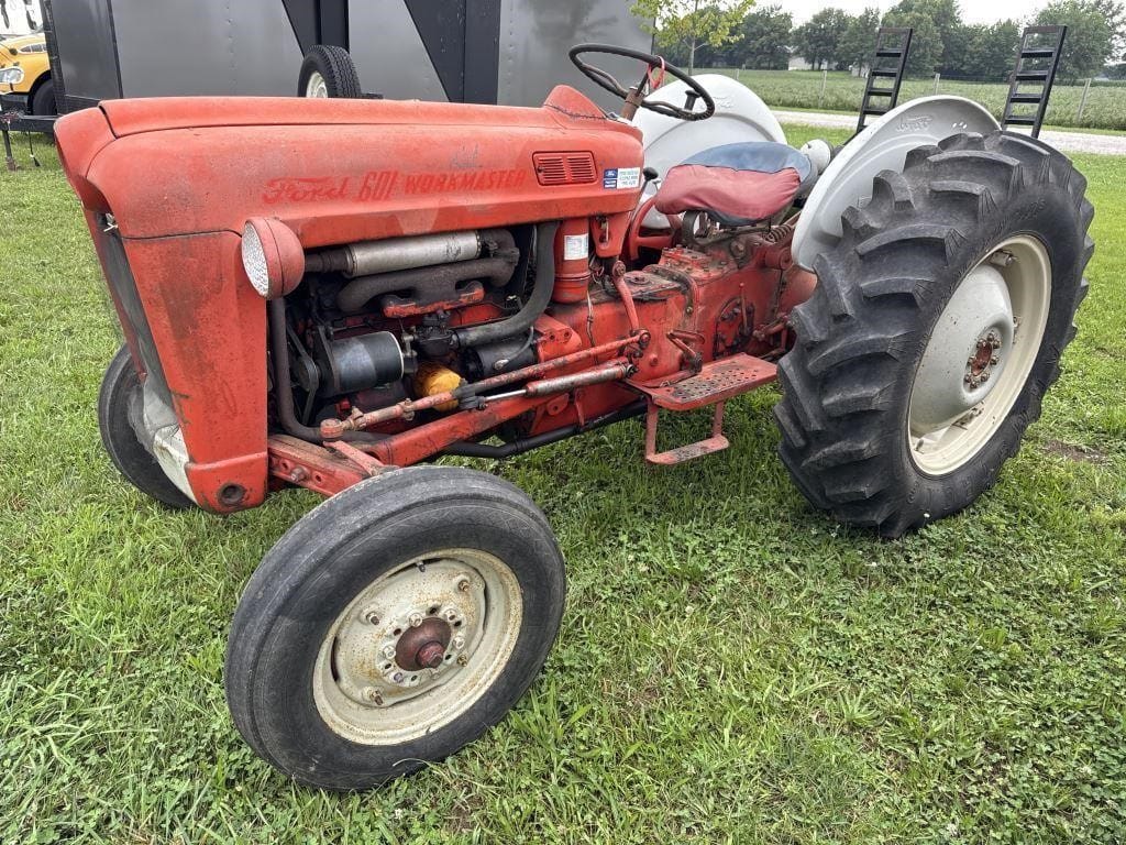 Ford 601 Equipment Image0