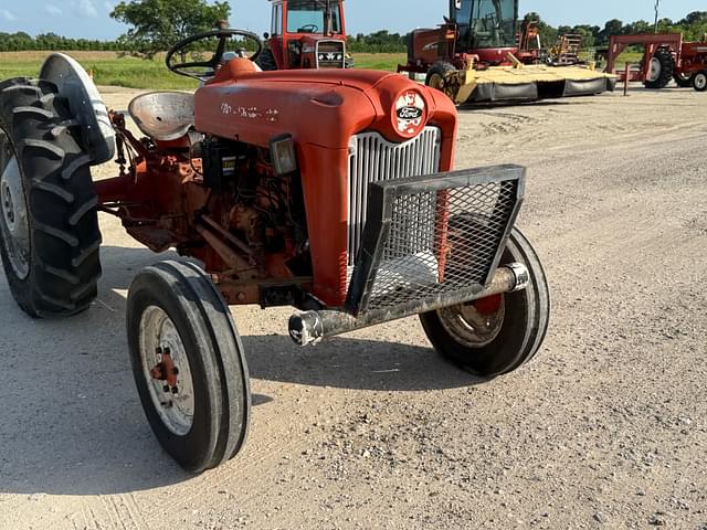 Image of Ford 601 equipment image 4