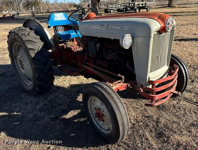 Image of Ford 601 equipment image 2