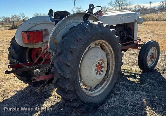 Image of Ford 601 equipment image 4