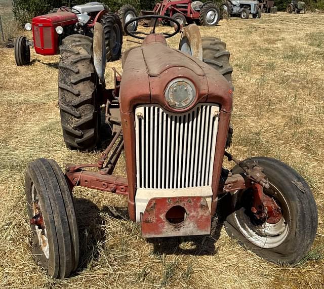 Image of Ford 601 equipment image 3