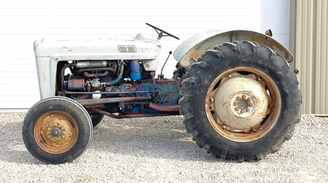 Image of Ford 640 equipment image 3