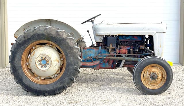 Image of Ford 640 equipment image 2