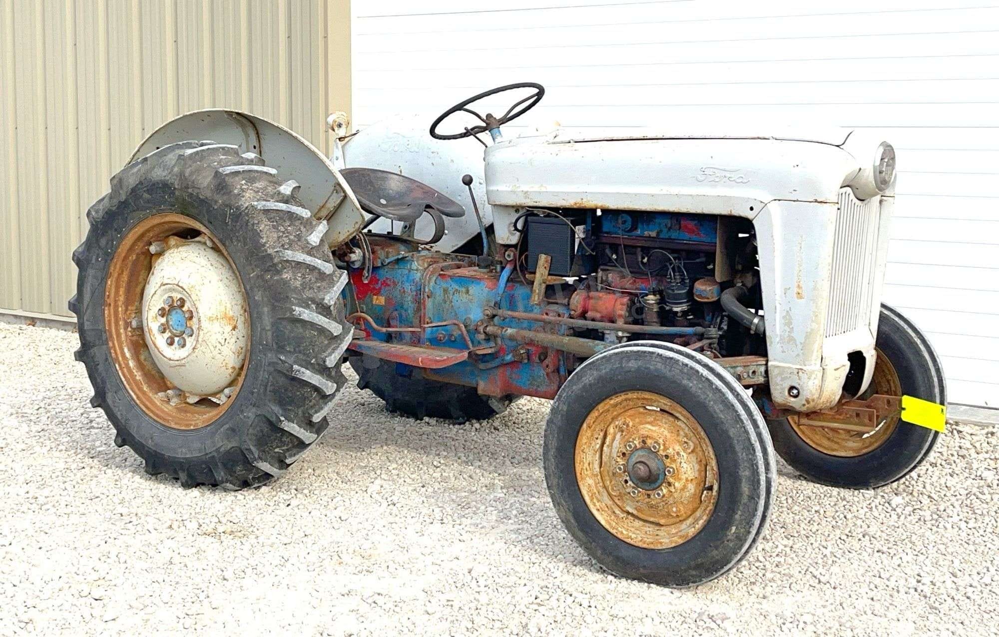 Ford 640 Equipment Image0