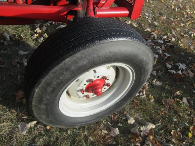 Image of Ford 641 equipment image 3