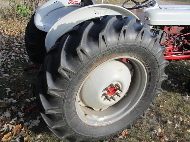 Image of Ford 641 equipment image 4