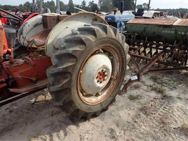 Image of Ford 641 equipment image 4