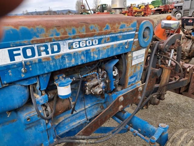 Image of Ford 6600 equipment image 3