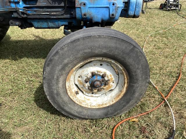 Image of Ford 6600 equipment image 3