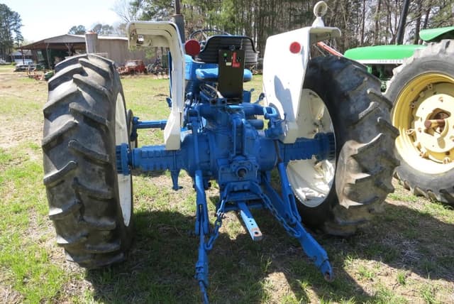 Image of Ford 6600 equipment image 4