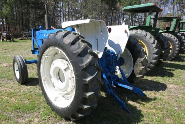 Image of Ford 6600 equipment image 3