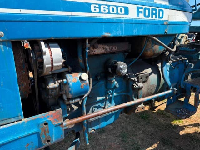 Image of Ford 6600 equipment image 2
