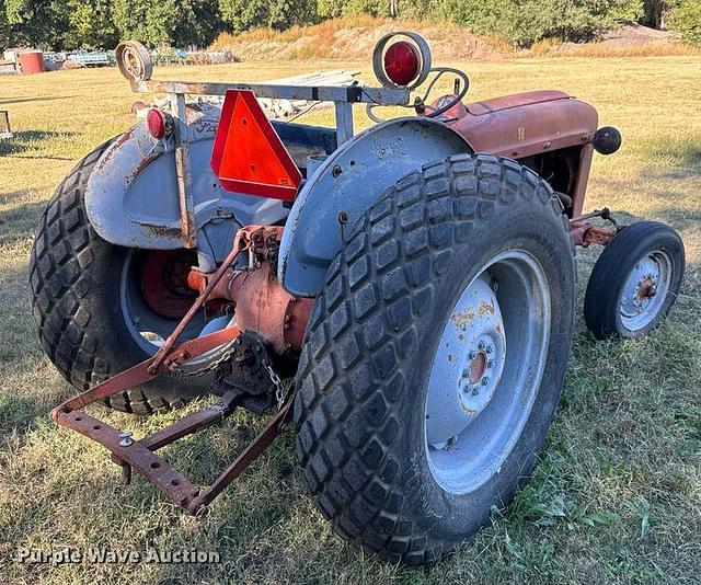 Image of Ford 661 equipment image 4