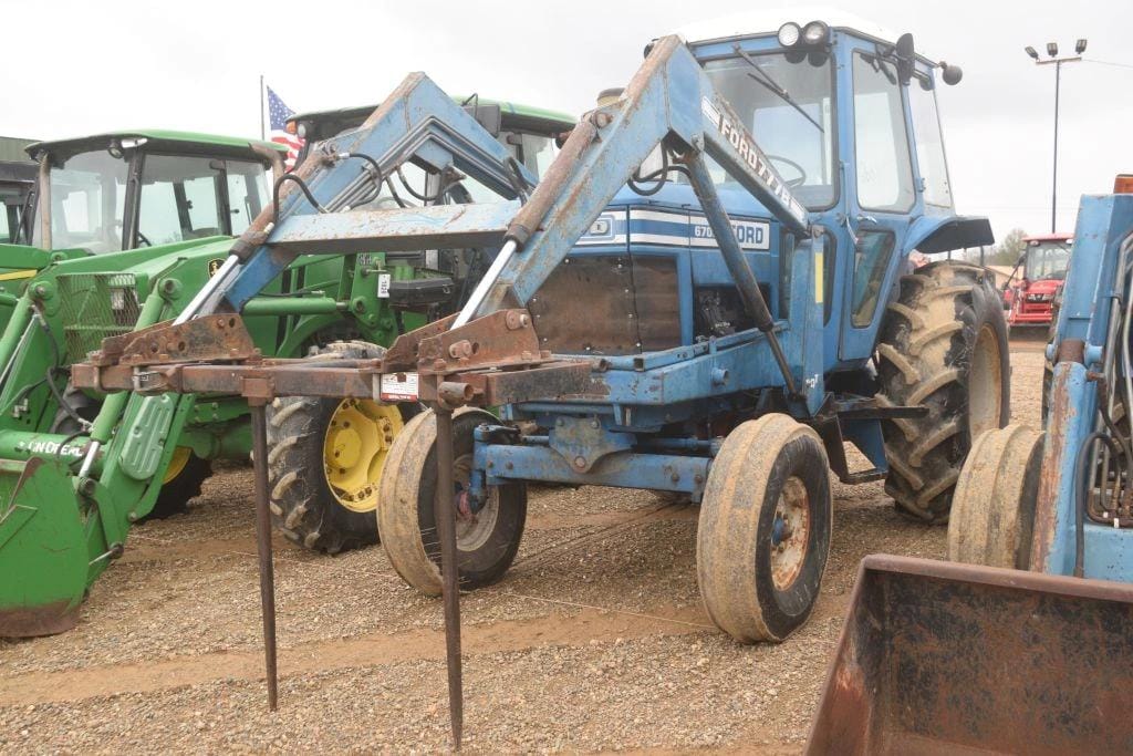 Ford 6700 Equipment Image0