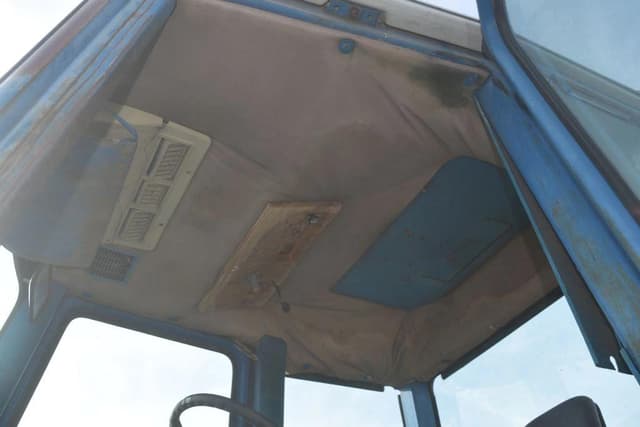 Image of Ford 6700 equipment image 4