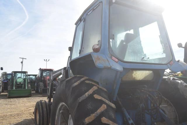 Image of Ford 6700 equipment image 2