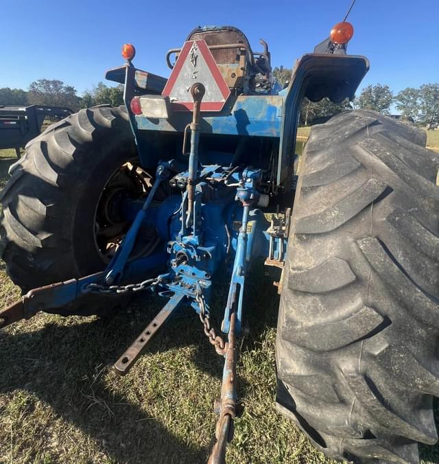 Image of Ford 6700 equipment image 3